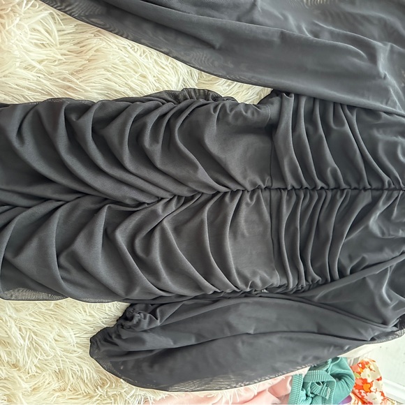 Black dresses - Picture 7 of 7